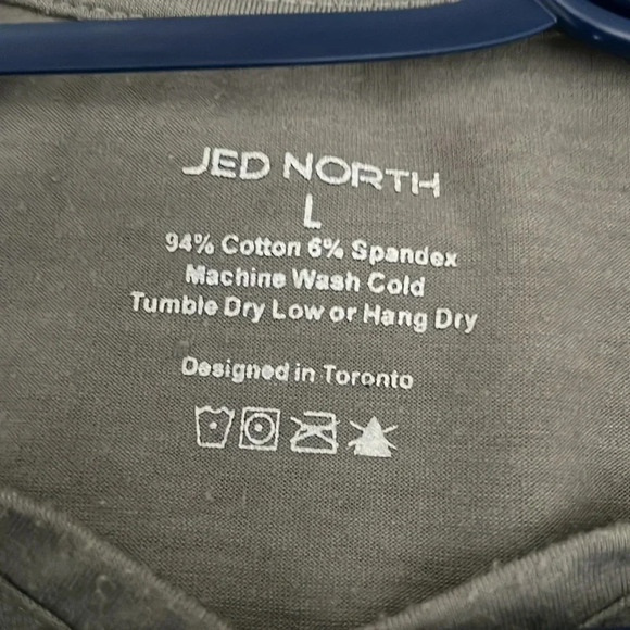 Jed North Men's Grey V-Neck T-Shirt - Picture 3 of 3